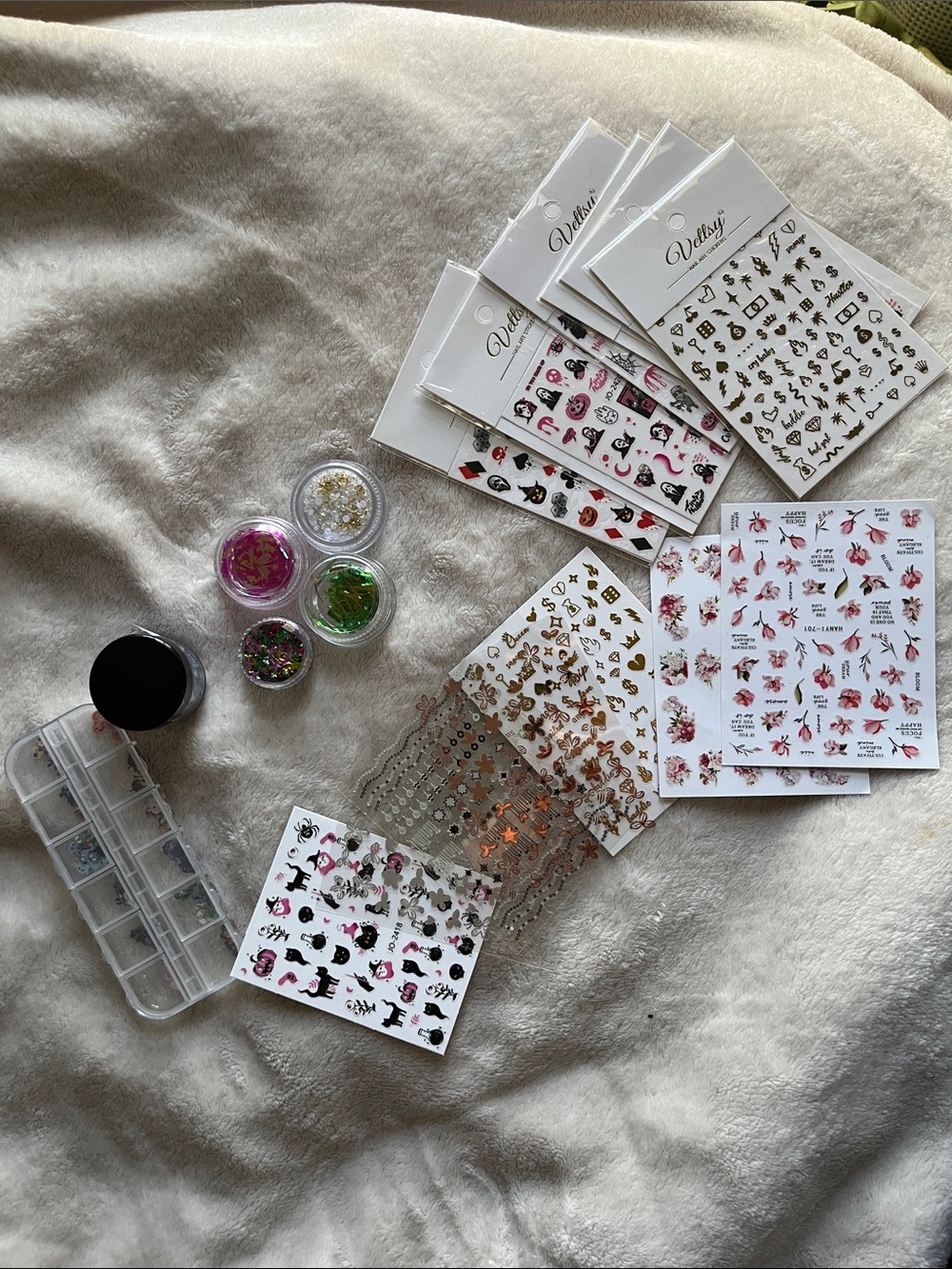 Vettsy Nail Art Random Grab  Art Nail Stickers & Glitter